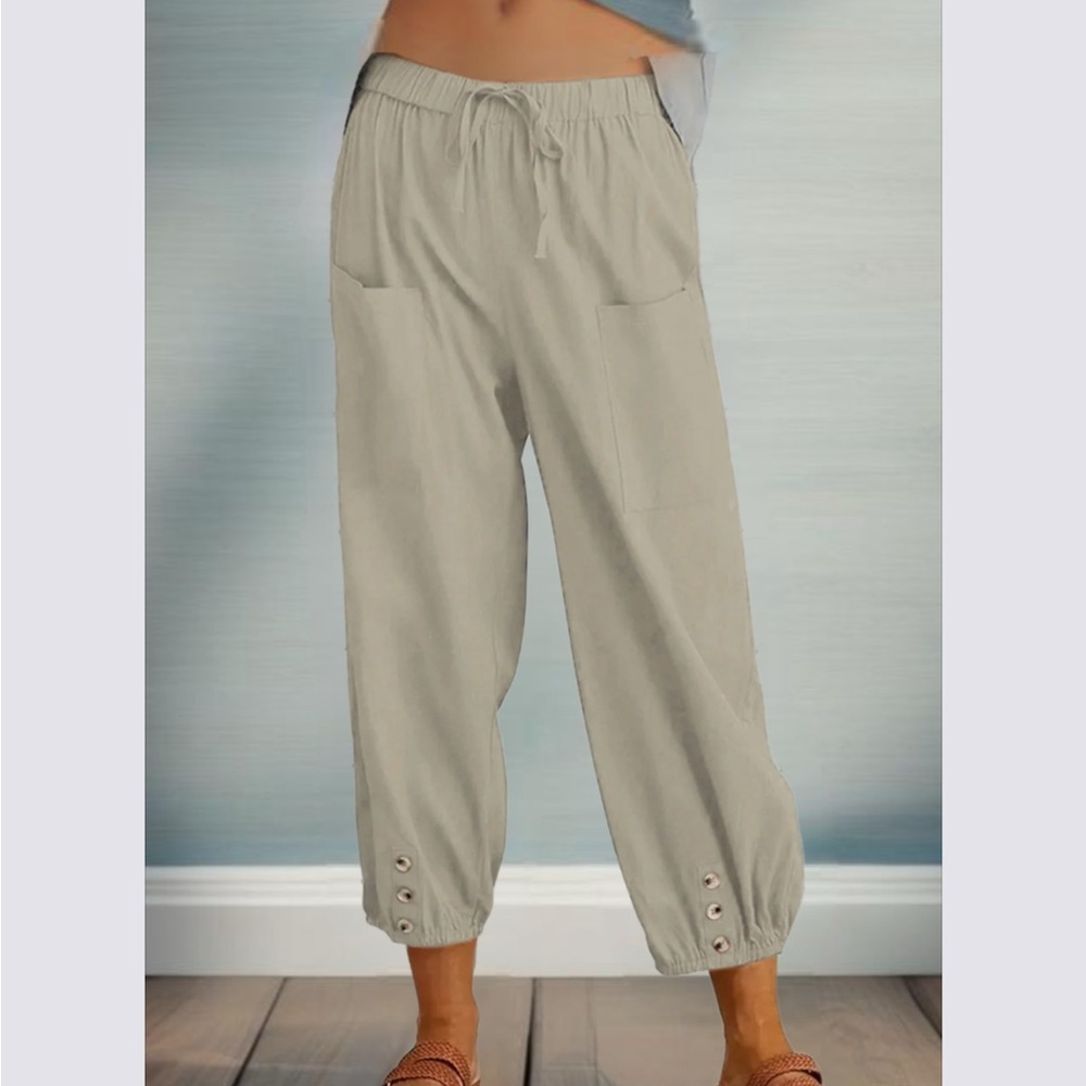 Khaki charming Charlie crop pants sz med